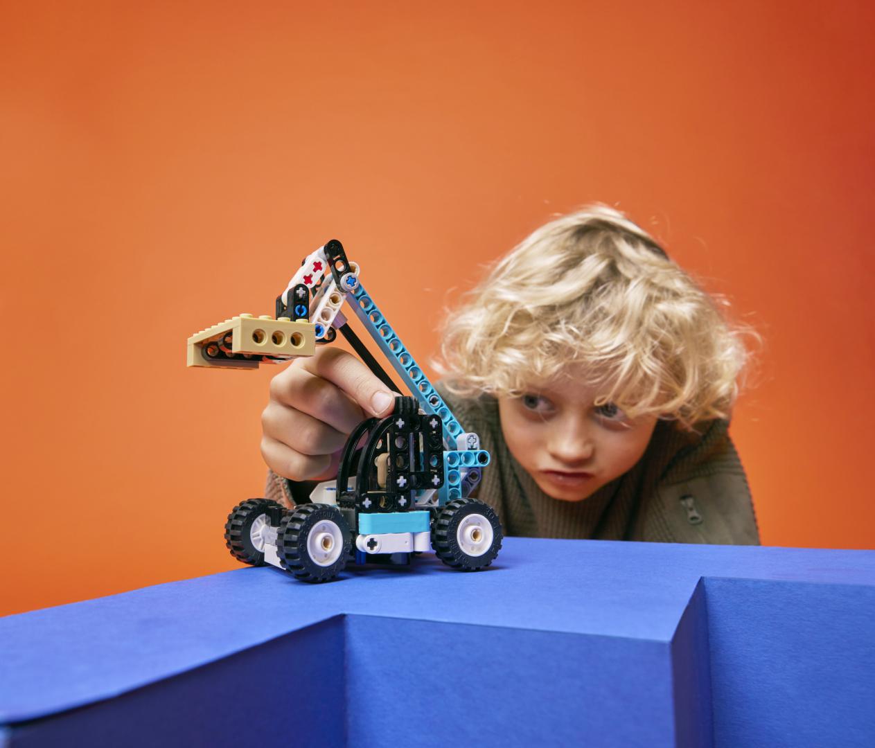 MANIPULATOR CU BRAT TELESC. LEGO 42133 - imagine 7